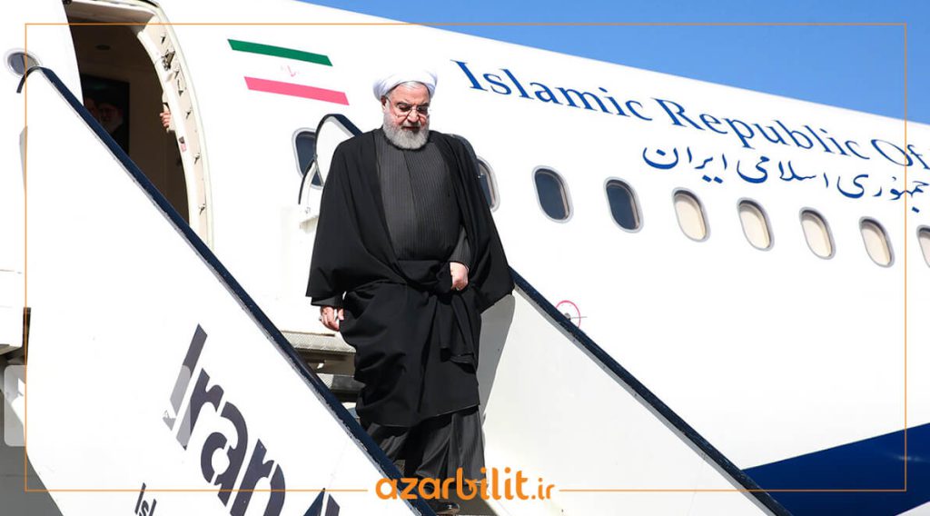 رئیس‌جمهور ایران در حال پیاده شدن از هواپیمای ویژه مقامات دولتی