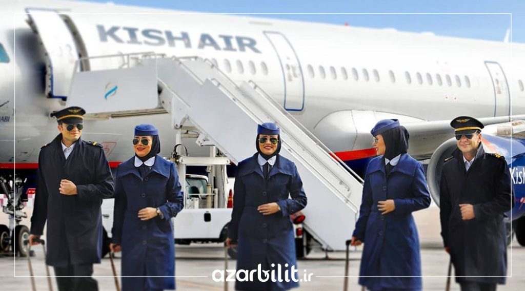 کرو و مهمانداران هواپیمایی کیش‌ایر در فرودگاه