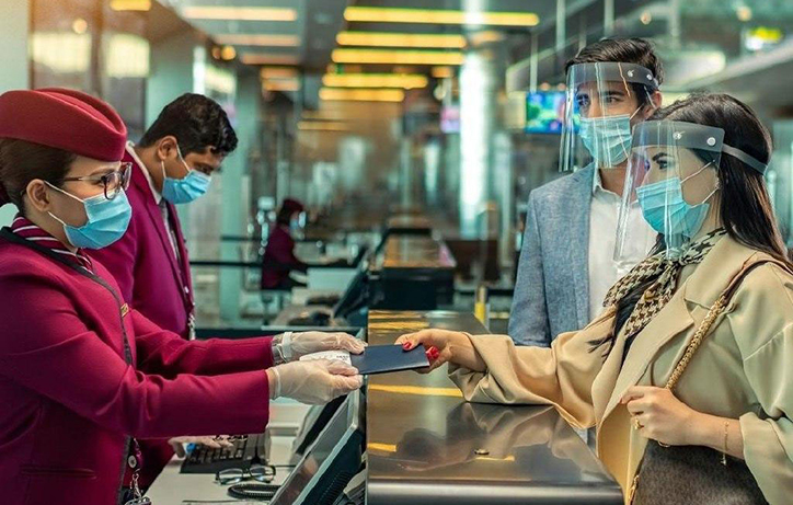 مسافران در فرودگاه ترکیه با رعایت اصول و پروتکل های بهداشتی