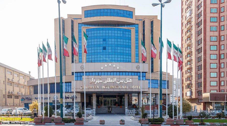 نمای جلویی هتل شهریار