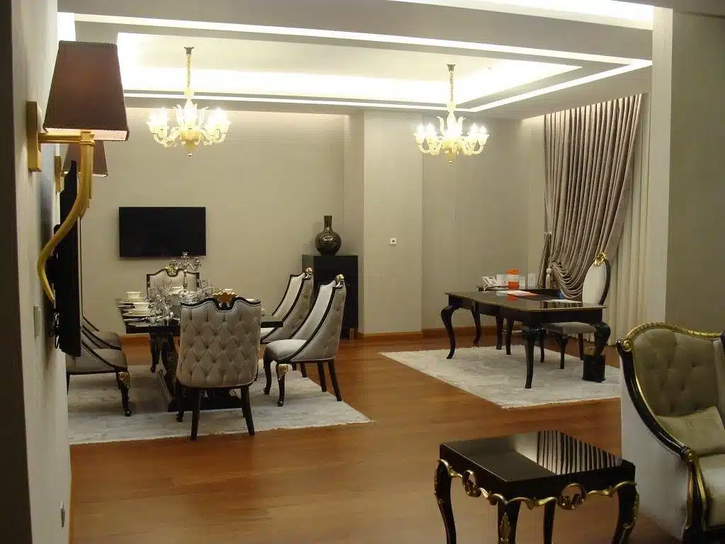 ROYAL ROOM KAYA 